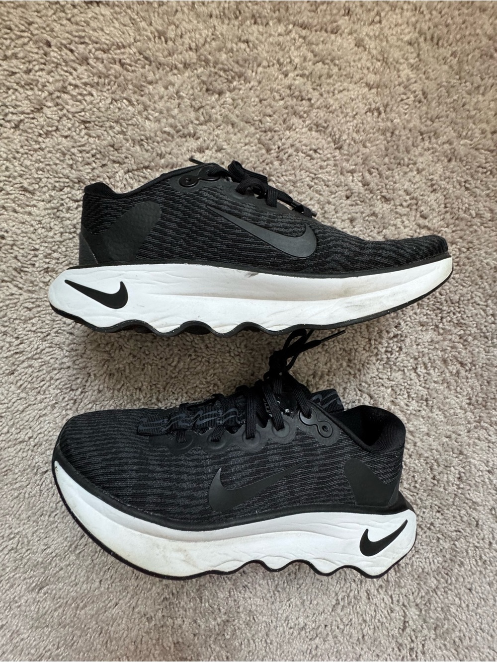 Nike motiva walking shoes